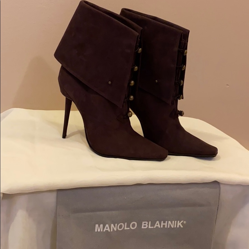 ❄️❄️..Manolo Blahnik boots
